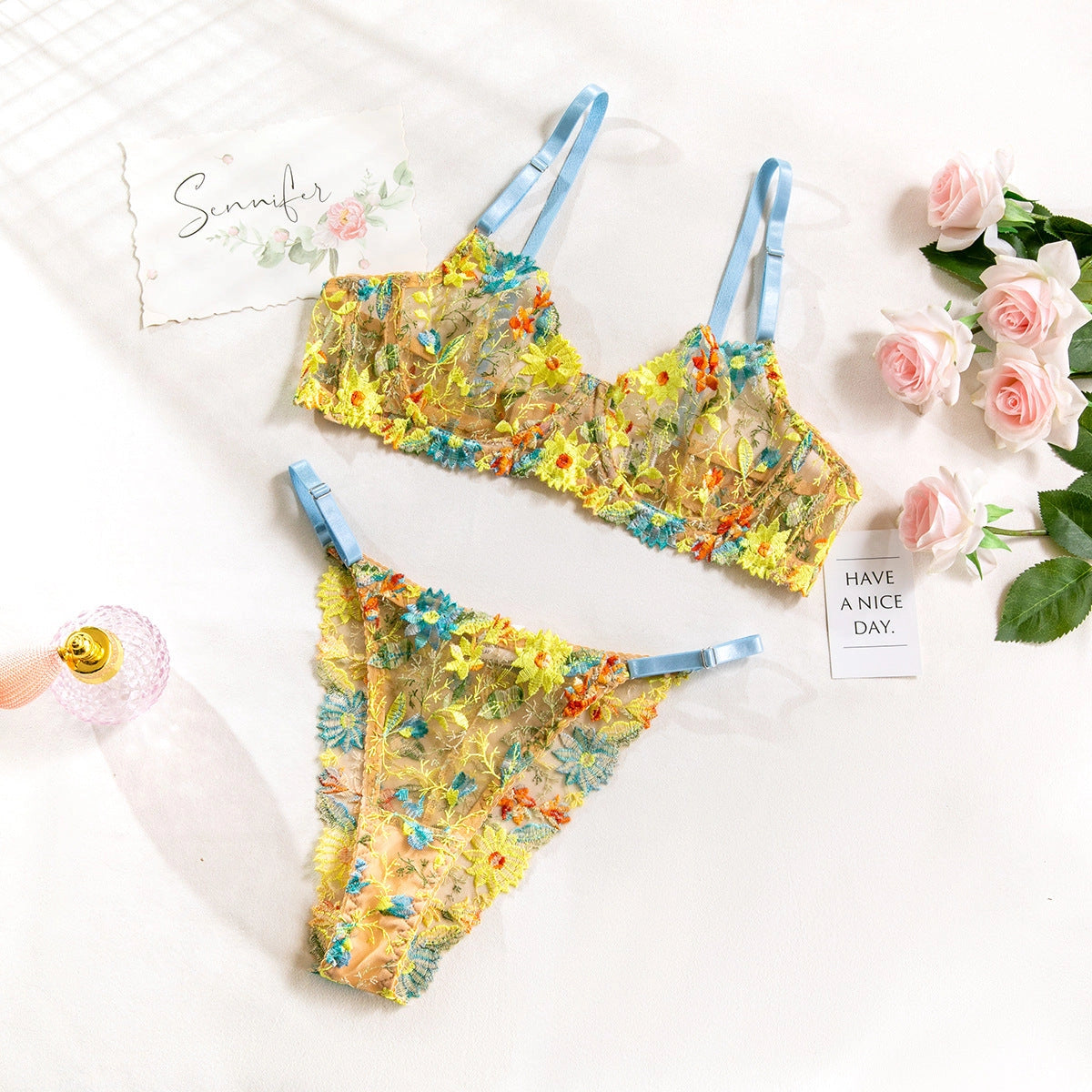 Conjunto de Tul Azul Bordado amarillo