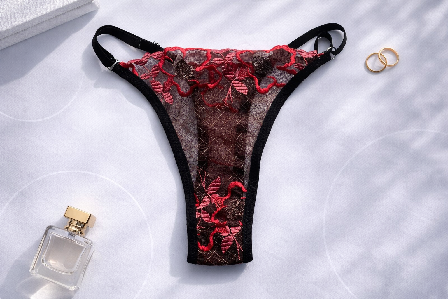 Tanga de Encaje Negro y Rojo floral