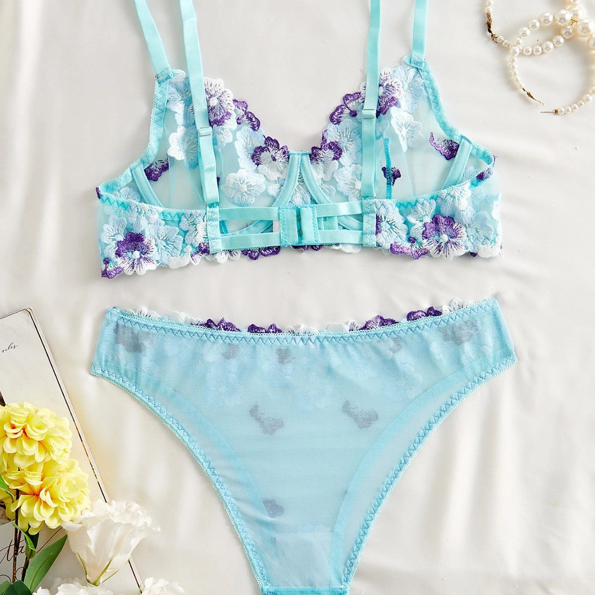 Conjunto de Tul Celeste Bordado floral